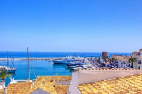 1079 - Frontline Puerto Banus Apartment